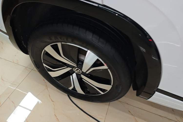 Used Volkswagen Tayron GTE Plug-in Hybrid 2020 1.4T Luxury Model Right Rear Wheel Hub