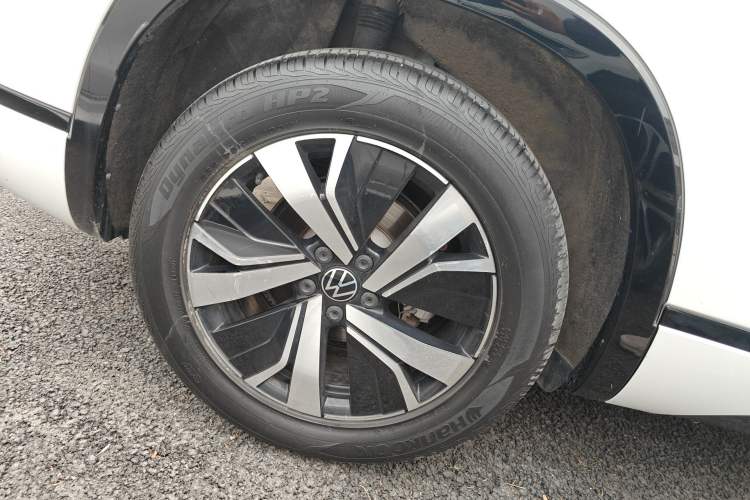 Used Volkswagen Tayron GTE Plug-in Hybrid 2020 1.4T Luxury Model Right Rear Wheel Hub