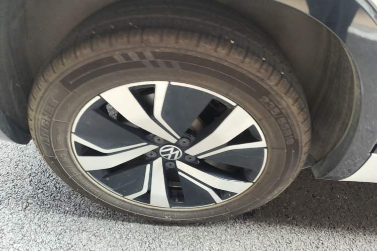 Used Volkswagen Tayron GTE Plug-in Hybrid 2020 1.4T Luxury Model Right Rear Wheel Hub