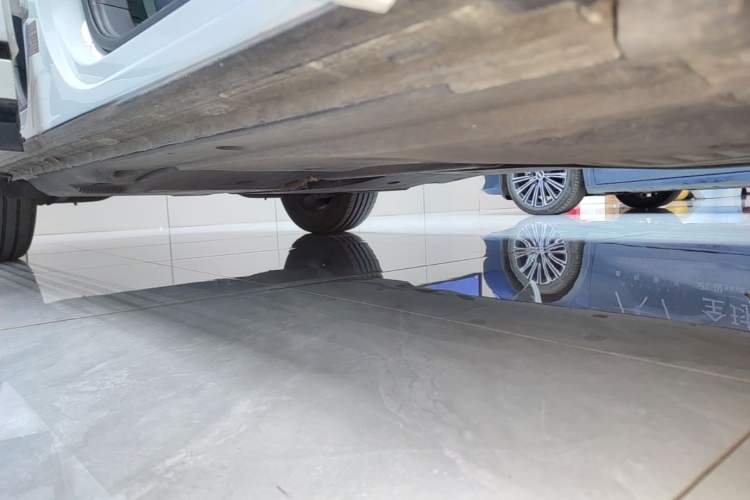 Used Volkswagen Tayron GTE Plug-in Hybrid 2020 1.4T Luxury Model Right Side Sill