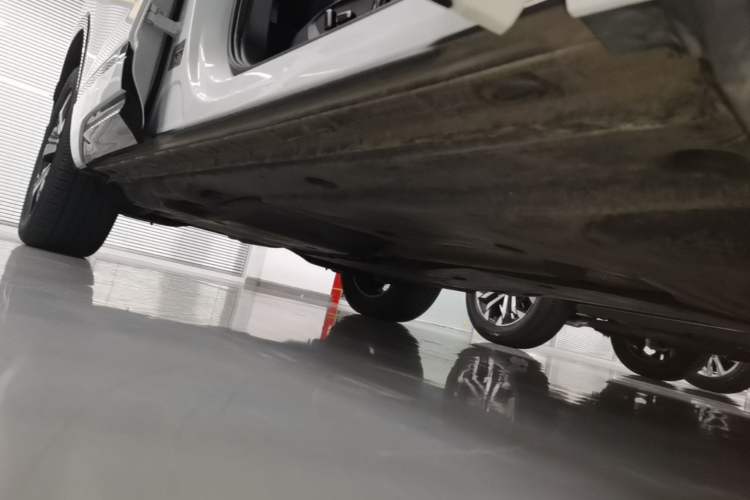 Used Volkswagen Tayron GTE Plug-in Hybrid 2020 1.4T Luxury Model Right Side Sill