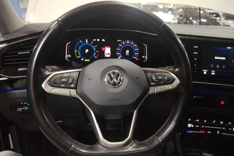 Used Volkswagen Tayron GTE Plug-in Hybrid 2020 1.4T Luxury Model Steering Wheel