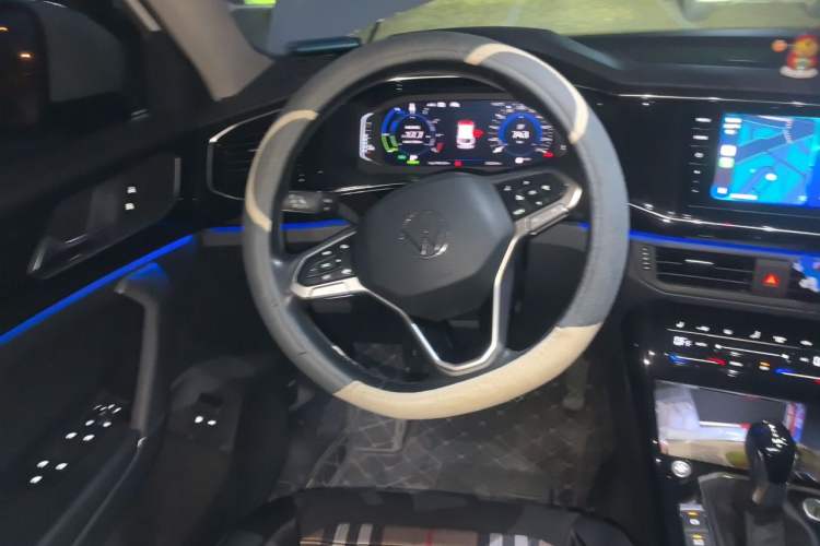 Used Volkswagen Tayron GTE Plug-in Hybrid 2020 1.4T Luxury Model Steering Wheel