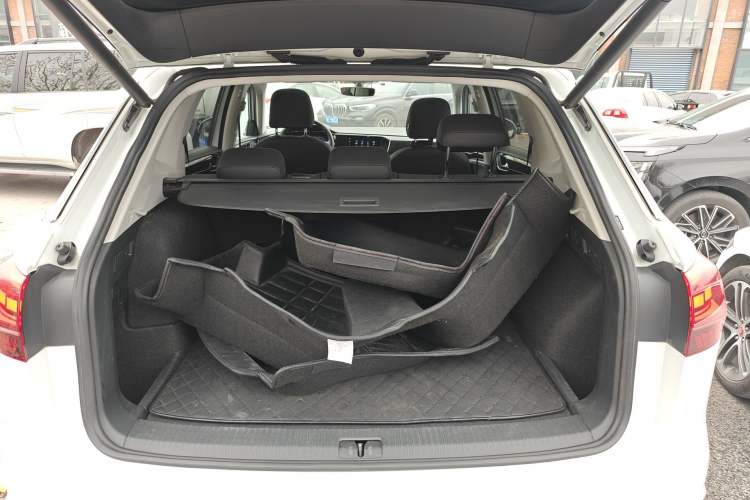 Used Volkswagen Tayron GTE Plug-in Hybrid 2020 1.4T Luxury Model Trunk