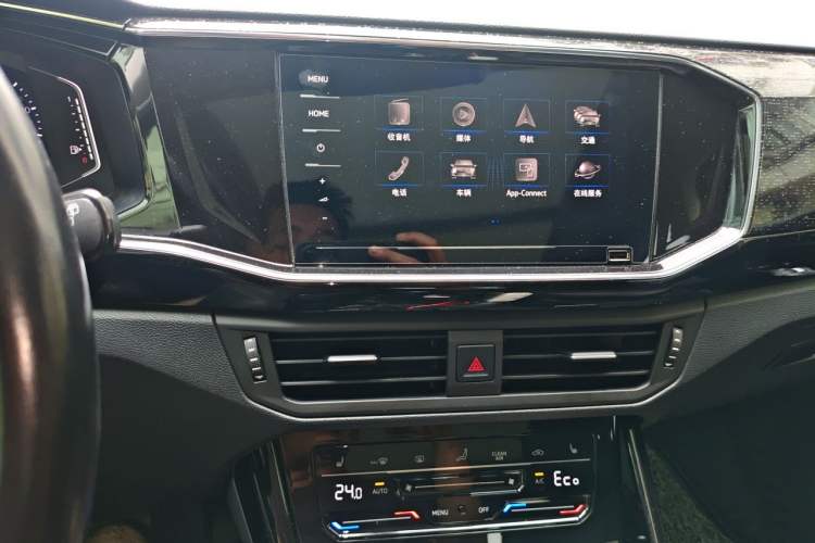Used Volkswagen Tayron GTE Plug-in Hybrid 2020 1.4T Luxury Model Audio And AC Panel