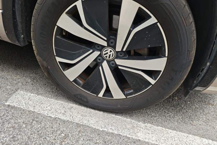 Used Volkswagen Tayron GTE Plug-in Hybrid 2020 1.4T Luxury Model Right Front Wheel Hub