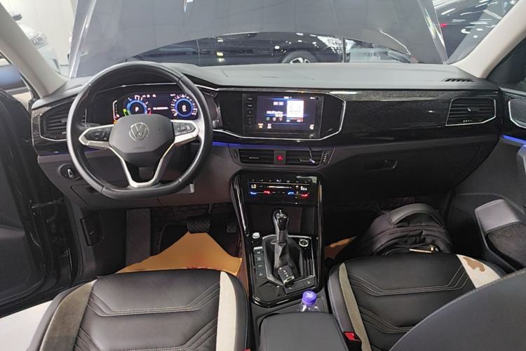 Used Volkswagen Tayron GTE Plug-in Hybrid  Center Console