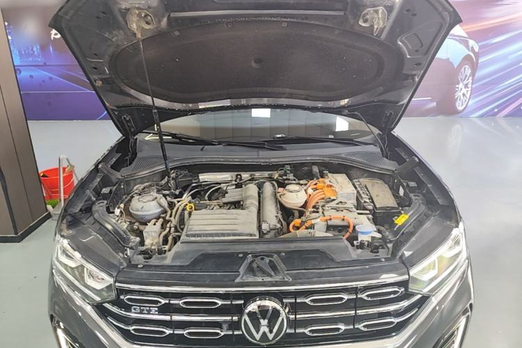 Used Volkswagen Tayron GTE Plug-in Hybrid  Engine Bay