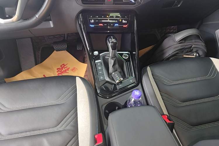 Used Volkswagen Tayron GTE Plug-in Hybrid  Gear Lever