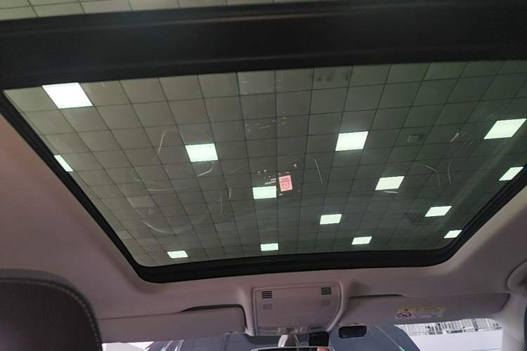 Used Volkswagen Tayron GTE Plug-in Hybrid  Headliner