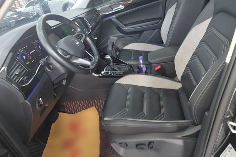 Used Volkswagen Tayron GTE Plug-in Hybrid  Left Front Seat