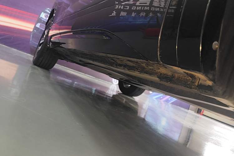 Used Volkswagen Tayron GTE Plug-in Hybrid  Right Side Sill