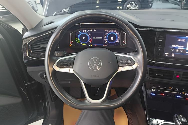 Used Volkswagen Tayron GTE Plug-in Hybrid  Steering Wheel