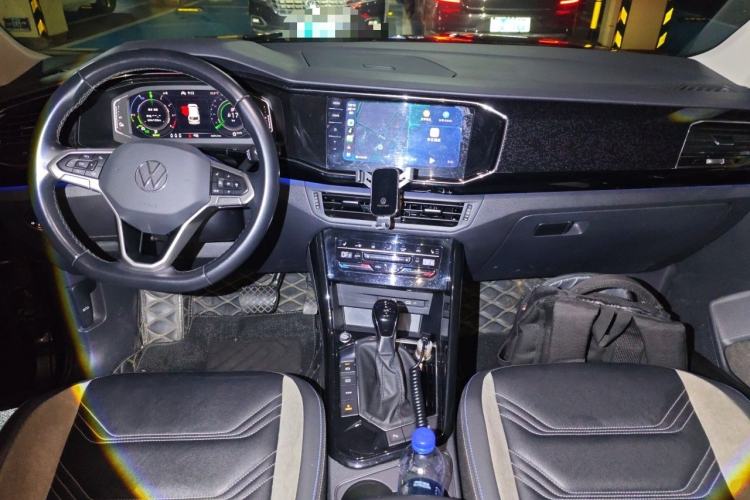 Used Volkswagen Tayron GTE Plug-in Hybrid 2022 1.4T Luxury Edition Center Console