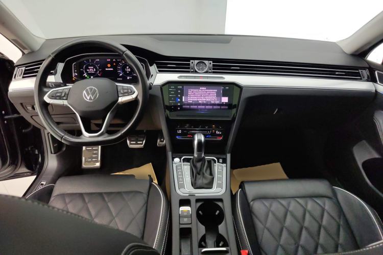 Used Volkswagen Tayron GTE Plug-in Hybrid 2022 1.4T Luxury Edition Center Console