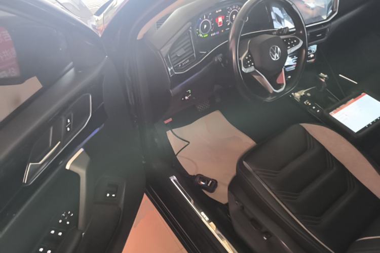 Used Volkswagen Tayron GTE Plug-in Hybrid 2022 1.4T Luxury Edition Driver Seat