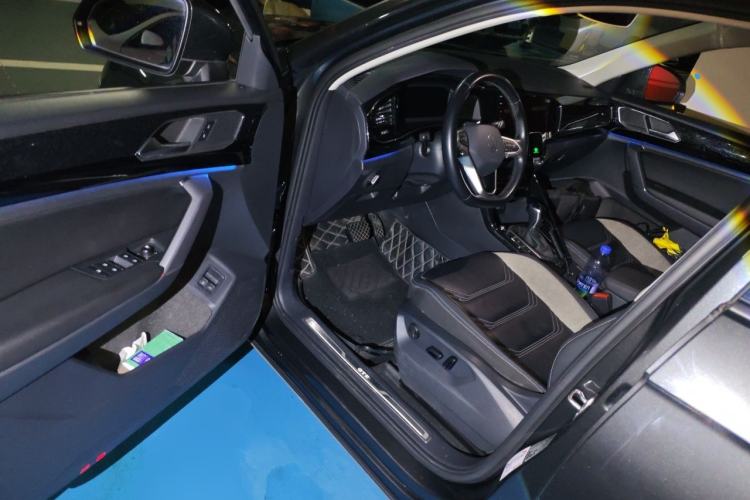Used Volkswagen Tayron GTE Plug-in Hybrid 2022 1.4T Luxury Edition Driver Seat