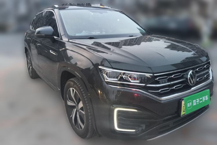 Used Volkswagen Tayron GTE Plug-in Hybrid 2022 1.4T Luxury Edition Front Right 45 Deg