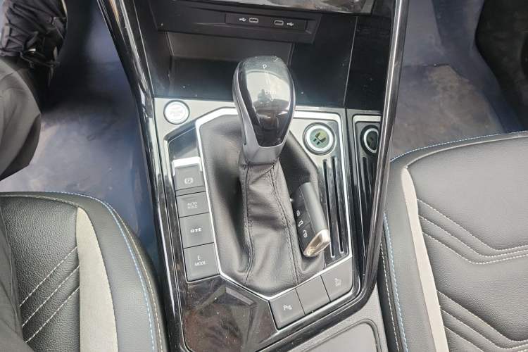 Used Volkswagen Tayron GTE Plug-in Hybrid 2022 1.4T Luxury Edition Gear Lever