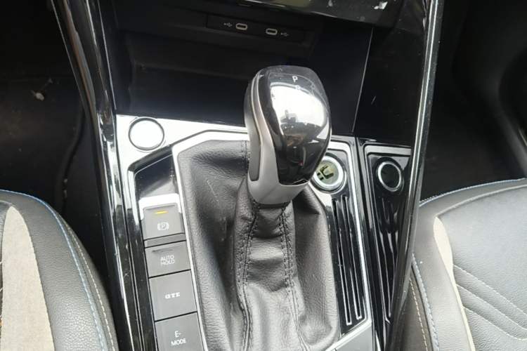 Used Volkswagen Tayron GTE Plug-in Hybrid 2022 1.4T Luxury Edition Gear Lever