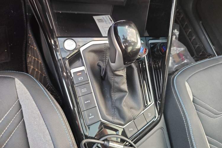 Used Volkswagen Tayron GTE Plug-in Hybrid 2022 1.4T Luxury Edition Gear Lever