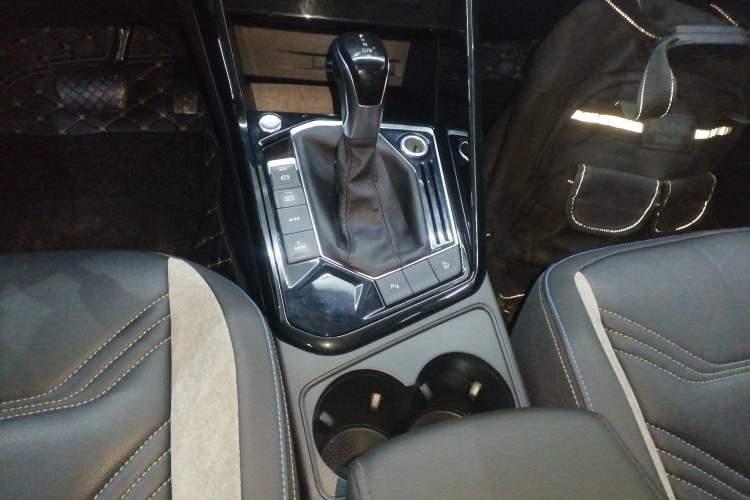 Used Volkswagen Tayron GTE Plug-in Hybrid 2022 1.4T Luxury Edition Gear Lever