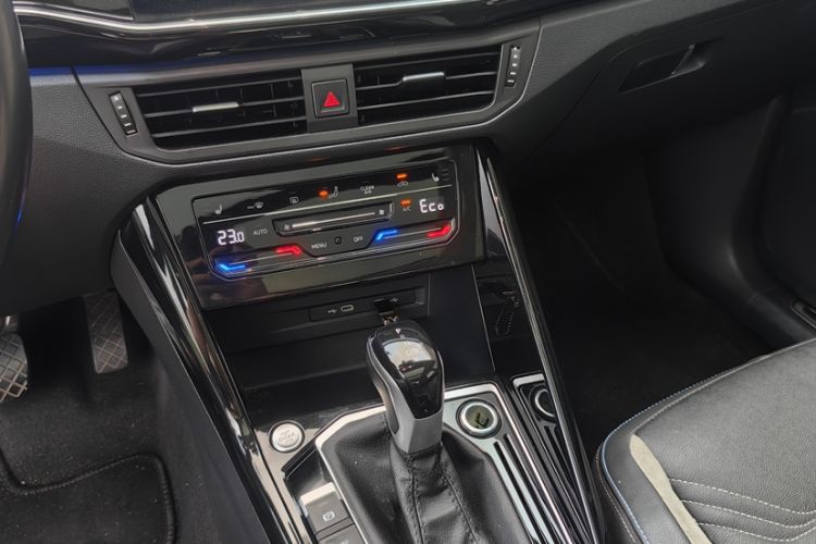 Used Volkswagen Tayron GTE Plug-in Hybrid 2022 1.4T Luxury Edition Interior 8