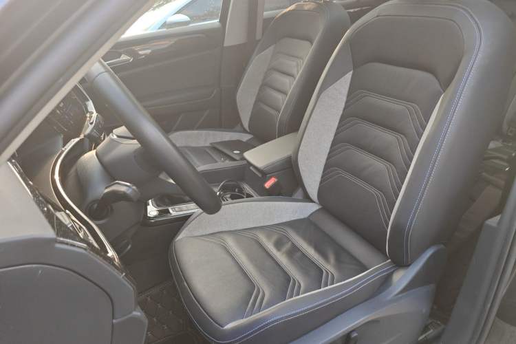 Used Volkswagen Tayron GTE Plug-in Hybrid 2022 1.4T Luxury Edition Left Front Seat