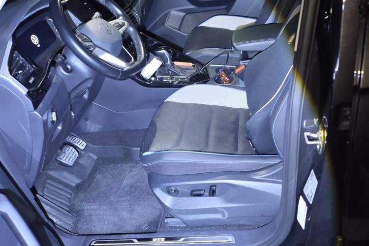 Used Volkswagen Tayron GTE Plug-in Hybrid 2022 1.4T Luxury Model Left Front Seat