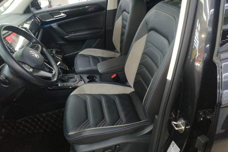 Used Volkswagen Tayron GTE Plug-in Hybrid 2022 1.4T Luxury Edition Left Front Seat