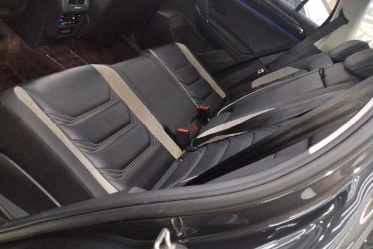 Used Volkswagen Tayron GTE Plug-in Hybrid 2022 1.4T Luxury Edition Left Rear Seat