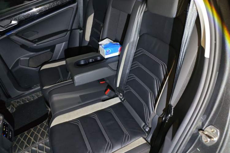Used Volkswagen Tayron GTE Plug-in Hybrid 2022 1.4T Luxury Edition Left Rear Seat