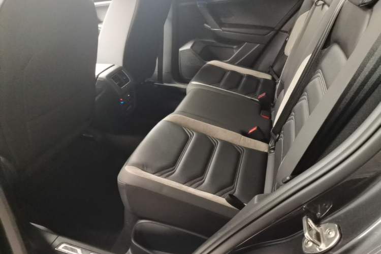 Used Volkswagen Tayron GTE Plug-in Hybrid 2022 1.4T Luxury Model Left Rear Seat
