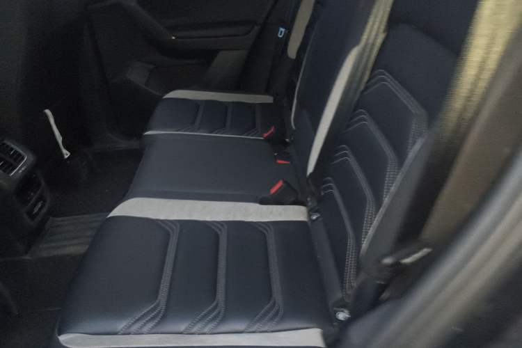 Used Volkswagen Tayron GTE Plug-in Hybrid 2022 1.4T Luxury Edition Left Rear Seat