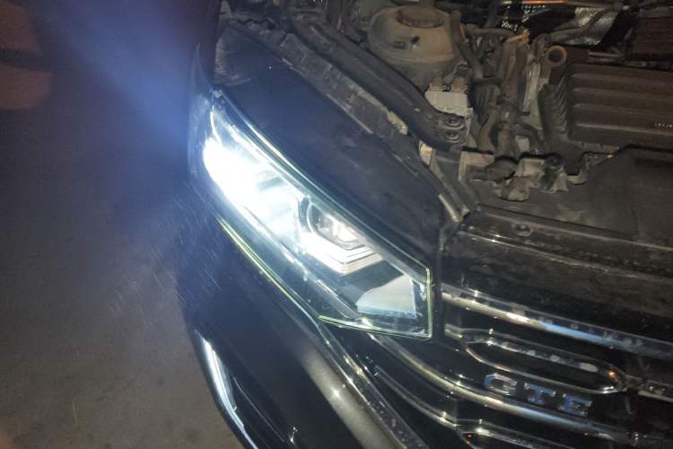 Used Volkswagen Tayron GTE Plug-in Hybrid 2022 1.4T Luxury Edition Right Front Headlight