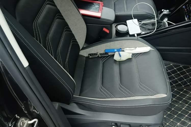 Used Volkswagen Tayron GTE Plug-in Hybrid 2022 1.4T Luxury Edition Right Front Seat
