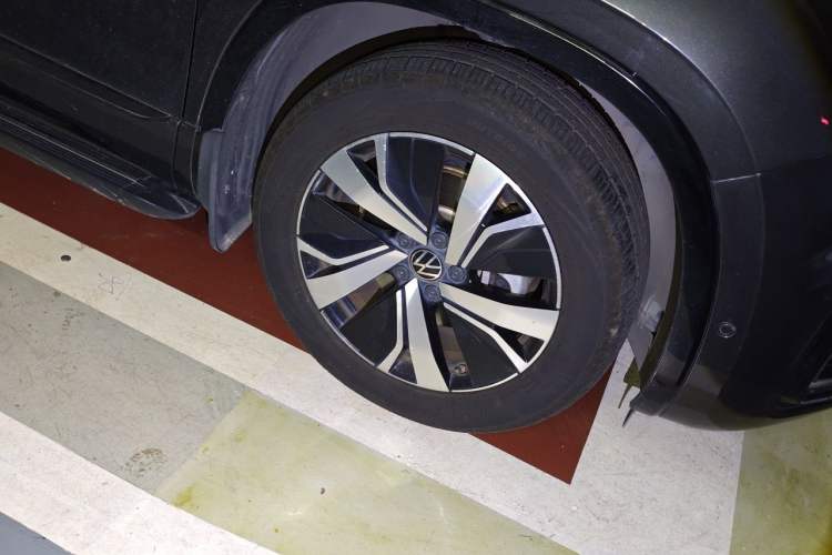 Used Volkswagen Tayron GTE Plug-in Hybrid 2022 1.4T Luxury Model Right Front Wheel Hub