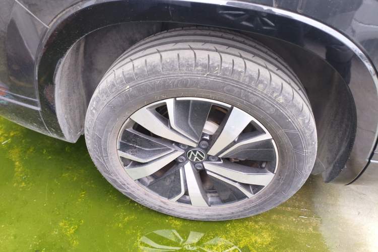 Used Volkswagen Tayron GTE Plug-in Hybrid 2022 1.4T Luxury Edition Right Rear Wheel Hub