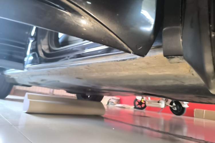 Used Volkswagen Tayron GTE Plug-in Hybrid 2022 1.4T Luxury Edition Right Side Sill