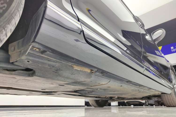 Used Volkswagen Tayron GTE Plug-in Hybrid 2022 1.4T Luxury Edition Right Side Sill
