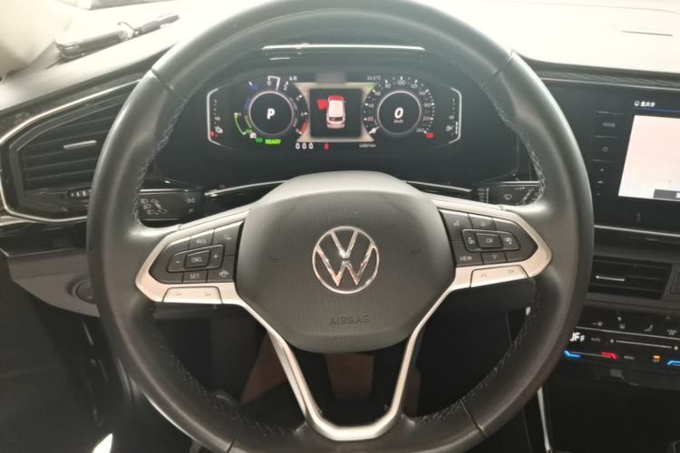 Used Volkswagen Tayron GTE Plug-in Hybrid 2022 1.4T Luxury Model Steering Wheel