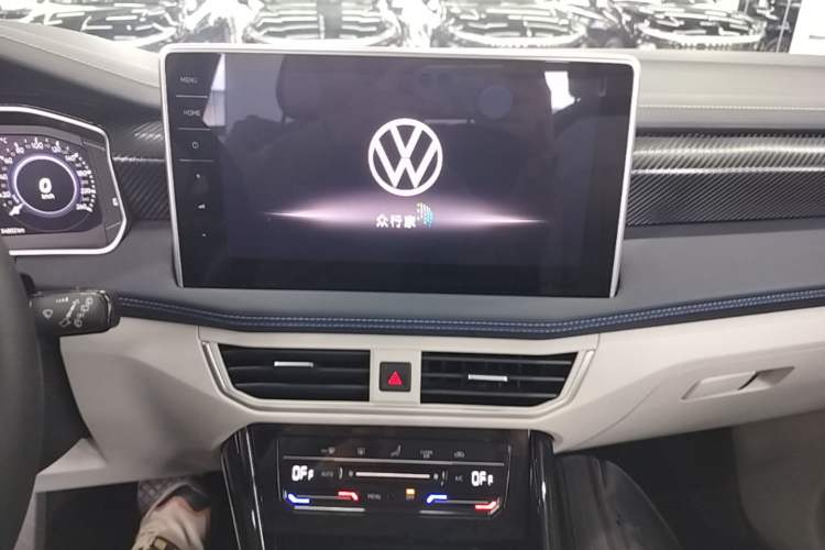 Used Volkswagen Tayron GTE Plug-in Hybrid 2022 1.4T Luxury Edition Audio And AC Panel