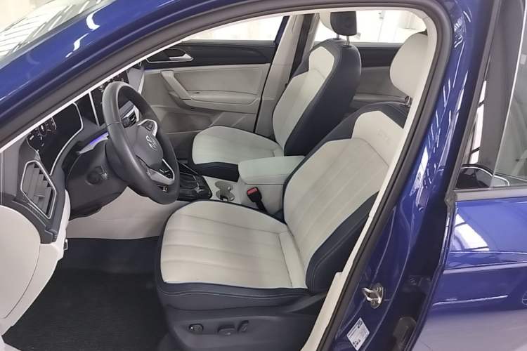 Used Volkswagen Tayron GTE Plug-in Hybrid 2022 1.4T Luxury Edition Left Front Seat