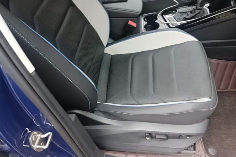 Used Volkswagen Tayron GTE Plug-in Hybrid 2022 1.4T Luxury Model Right Front Seat