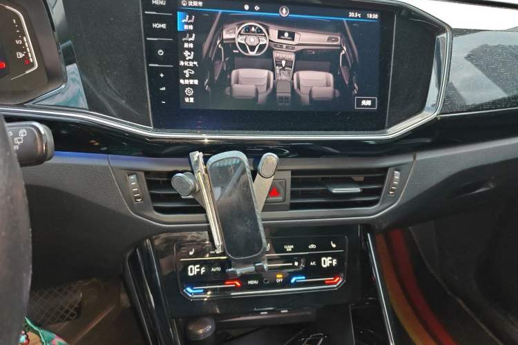Used Volkswagen Tayron GTE Plug-in Hybrid 2022 1.4T Luxury Edition Audio And AC Panel
