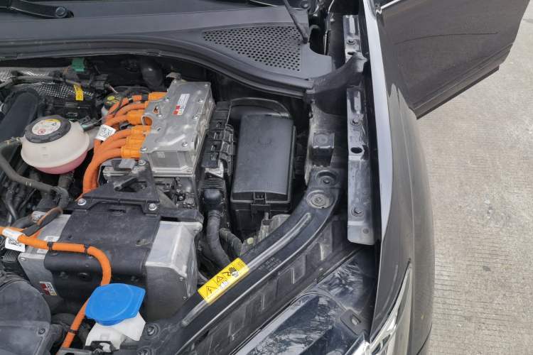 Used Volkswagen Tayron GTE Plug-in Hybrid 2022 1.4T Luxury Edition Engine Bay Left