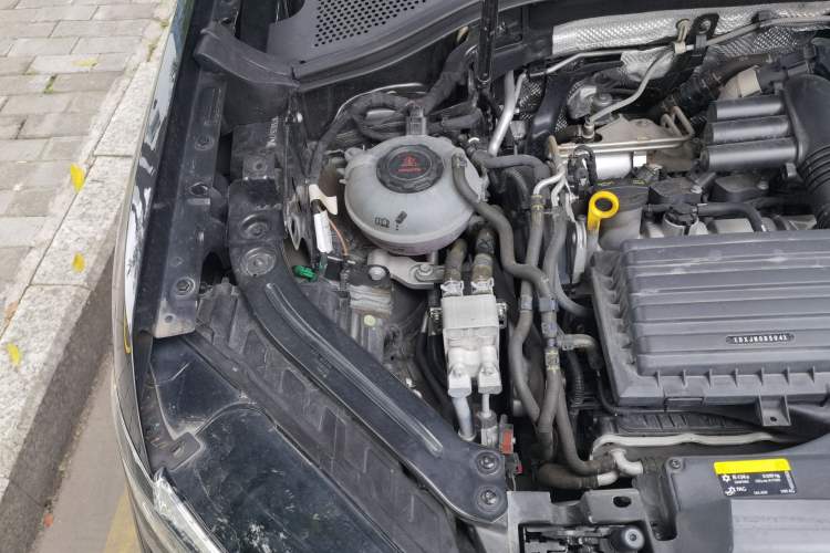 Used Volkswagen Tayron GTE Plug-in Hybrid 2022 1.4T Luxury Edition Engine Bay Right