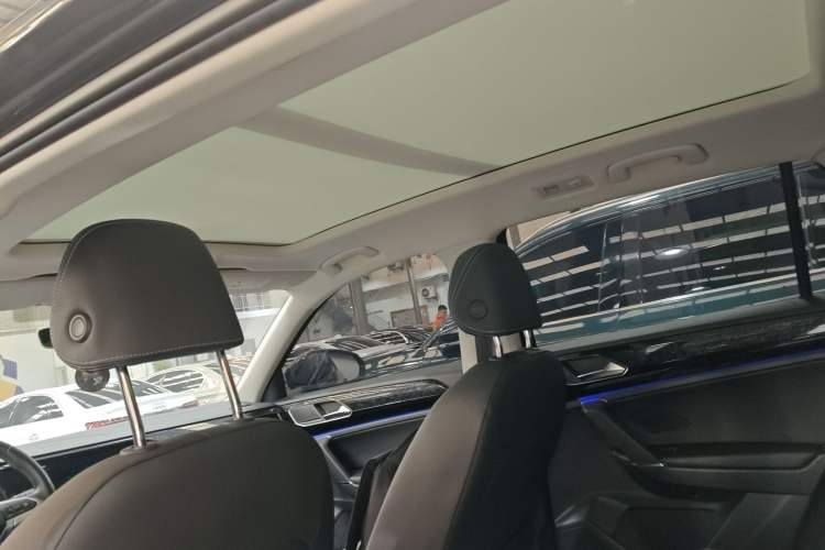 Used Volkswagen Tayron GTE Plug-in Hybrid 2022 1.4T Luxury Edition Headliner