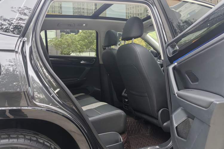 Used Volkswagen Tayron GTE Plug-in Hybrid 2022 1.4T Luxury Edition Interior 10
