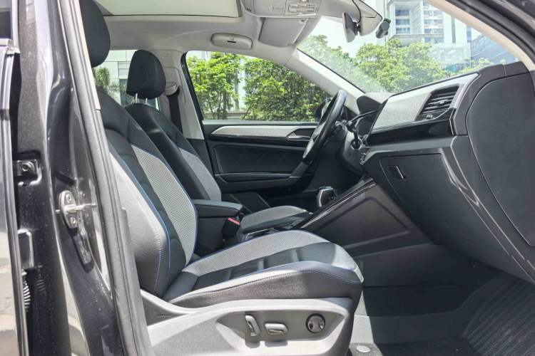 Used Volkswagen Tayron GTE Plug-in Hybrid 2022 1.4T Luxury Model Interior 6